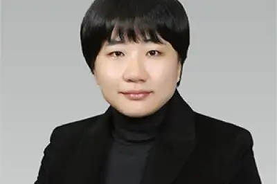 볕을 기다리는, 고립의 방