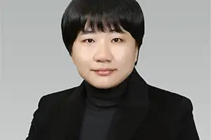 볕을 기다리는, 고립의 방