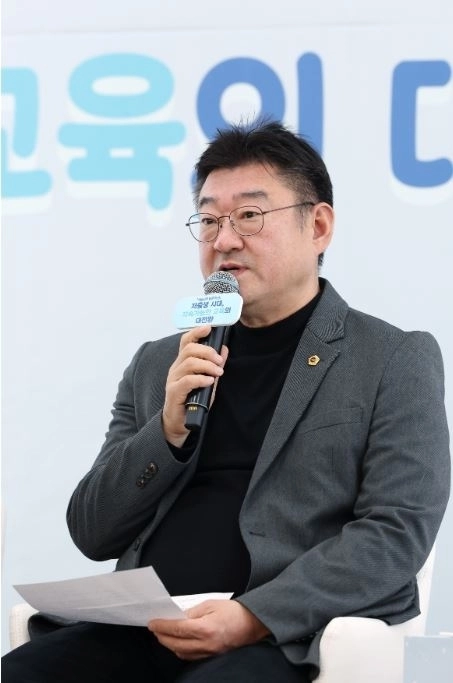 박상혁 서울시의회 교육위원회 위원장이 지난 10일  ‘서울교육 담론의 장 : 저출생 시대 지속가능한 교육의 대전환’서 발언하고 있다.
