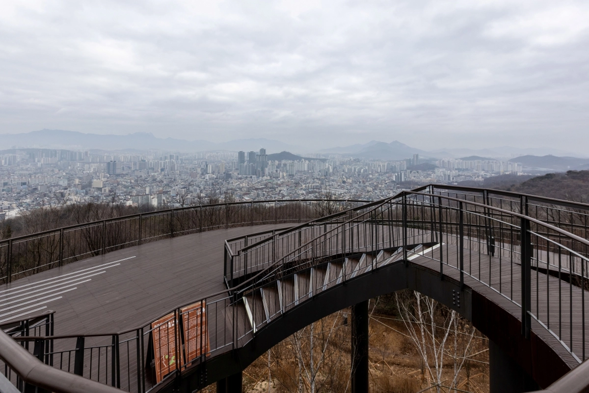 올해 개장한 용마산 스카이워크.서울관광재단 제공.