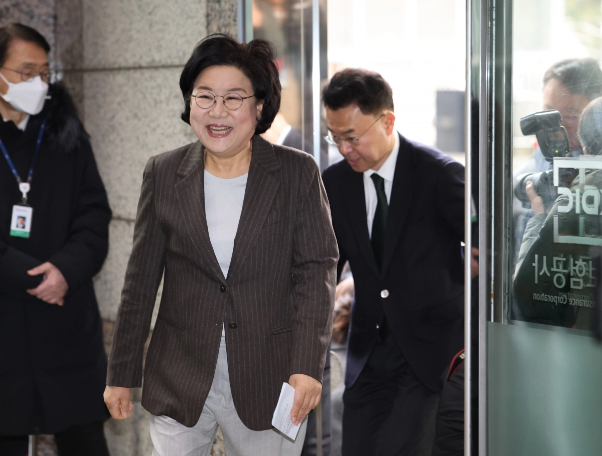 이혜훈 기획예산처 장관 후보자가 29일 서울 중구 예금보험공사에 마련된 인사청문회 준비 사무실로 출근하고 있다. 2025.12.29 공동취재