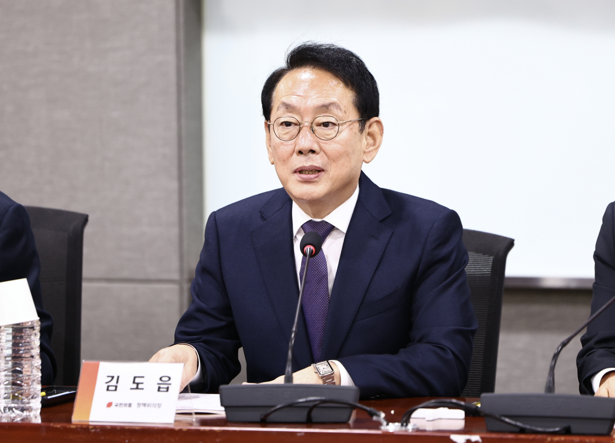 김도읍 국민의힘 정책위의장이 18일 오전 서울 여의도 국회 의원회관에서 열린 이재명 정부의 부동산 정책 평가 문제점과 해결방안 2025 국회 자유경제포럼 정책세미나에서 발언하고 있다. 뉴시스