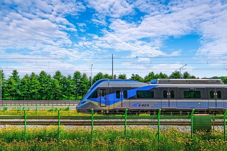 신규 전동차 주행 모습