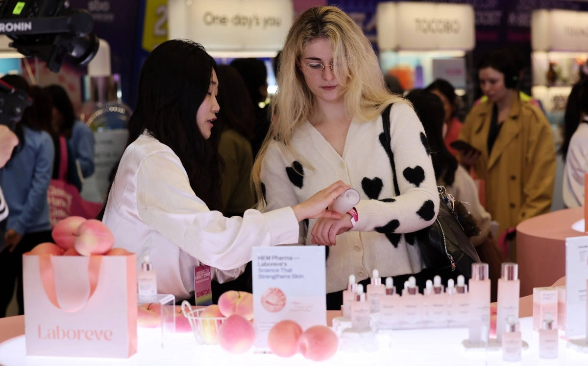 2000명 몰렸다… ‘K뷰티 향기’ DDP 가득