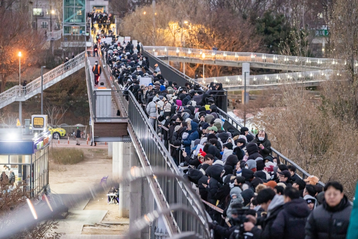 올해 1월 1일 해맞이 명소인 서울 영등포구 선유교를 찾은 시민들의 모습. 영등포구 제공