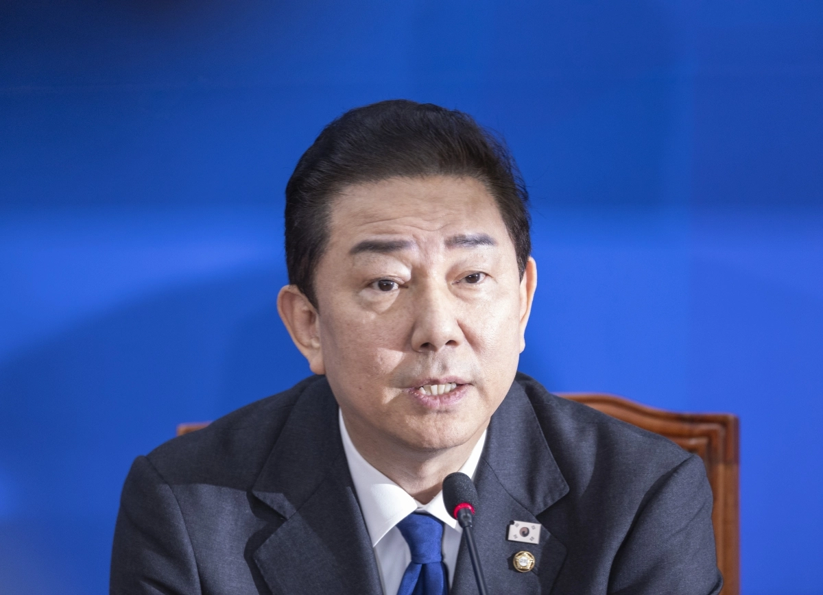 김병기 더불어민주당 원내대표가 30일 국회에서 열린 민주당 원내대책회의에서 본인 의혹 관련해 사퇴 의사를 밝히고 있다. 2025.12.30 연합뉴스