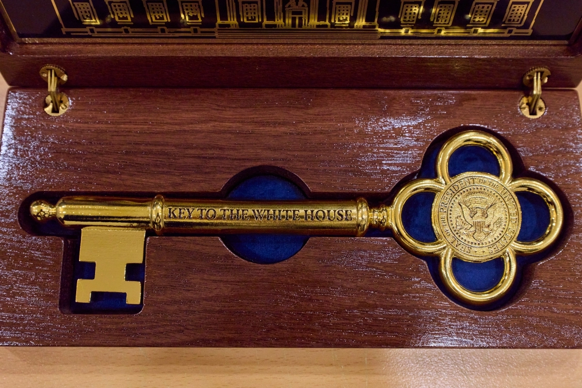 이재명 대통령이 받은 ‘백악관 황금열쇠’