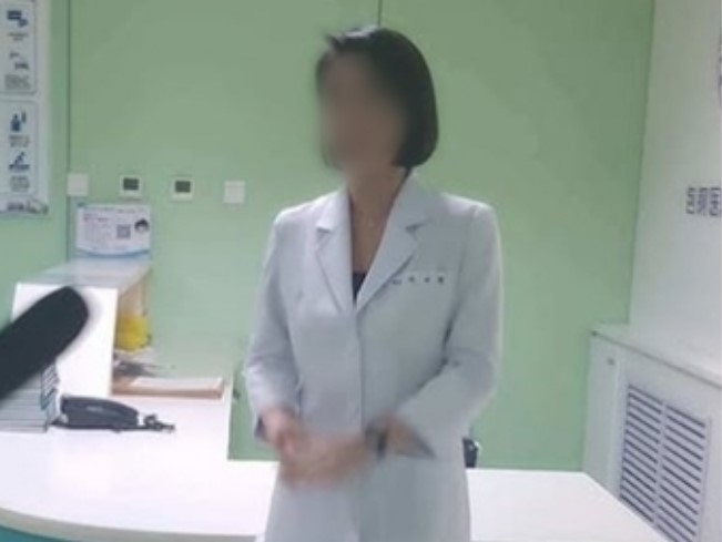 박나래에게 의료 서비스를 제공한 것으로 알려진 이른바 ‘주사 이모’ 이모씨가 “중국 네이멍구의 한 의과대학에서 교수로 재직했다”며 자신의 소셜미디어(SNS)에 올린 사진. 이씨 인스타그램 캡처