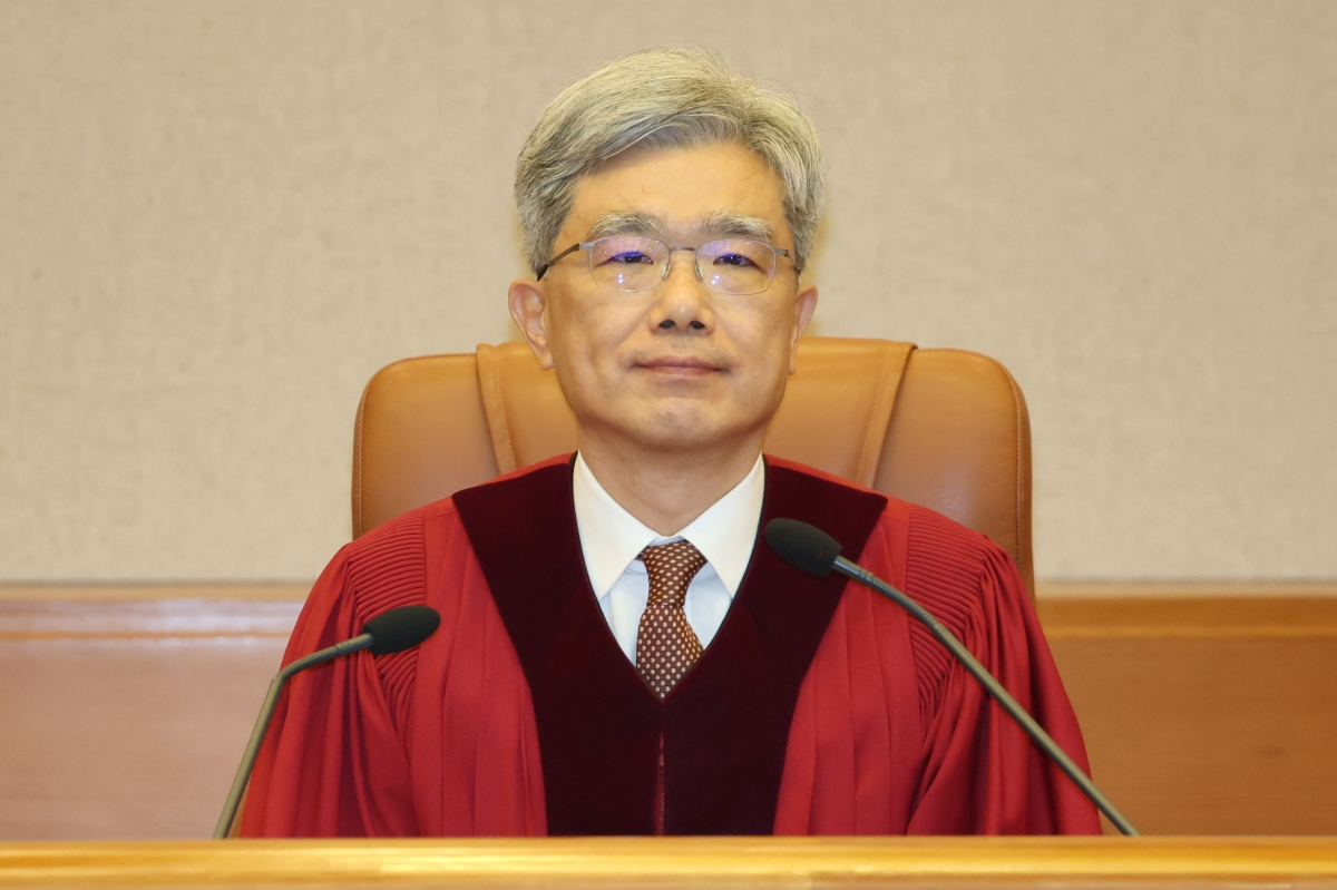 김상환 헌법재판소장이 18일 오후 서울 종로구 헌법재판소에서 열린 조지호 경찰청장 탄핵심판 사건 선고를 위해 대심판정에 자리하고 있다. 뉴스1