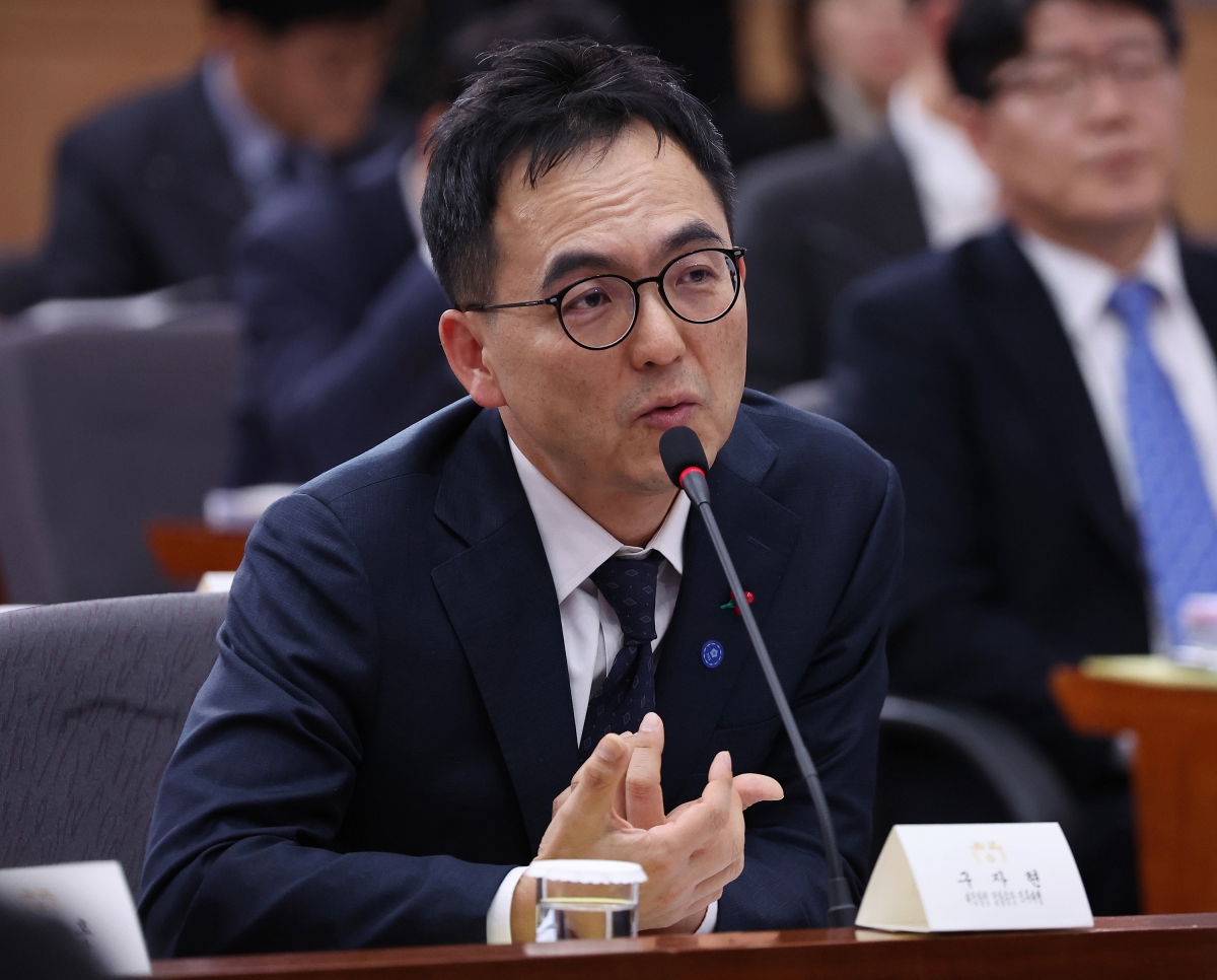 구자현 검찰총장 직무대행이 19일 서울 종로구 정부서울청사 별관에서 열린 법무부(대검찰청)·성평등가족부 업무보고에서 답변하고 있다. 뉴시스