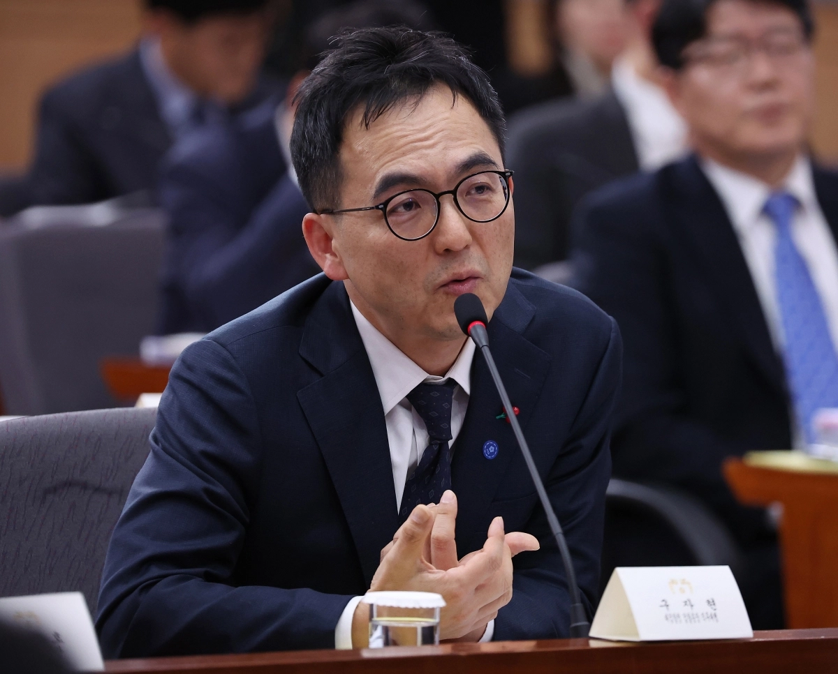 구자현 검찰총장 직무대행이 19일 서울 종로구 정부서울청사 별관에서 열린 법무부(대검찰청)·성평등가족부 업무보고에서 답변하고 있다. 뉴시스