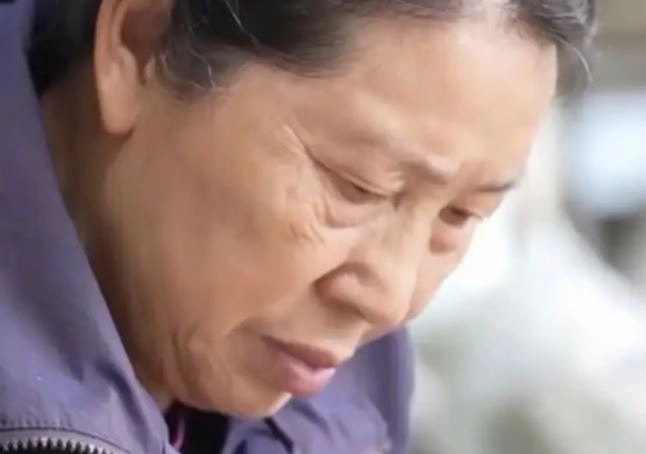 리샤의 곁을 지켜온 어머니 우디메이. 현재 농장 운영의 핵심 인력이 됐다. 중국 CCTV 캡처