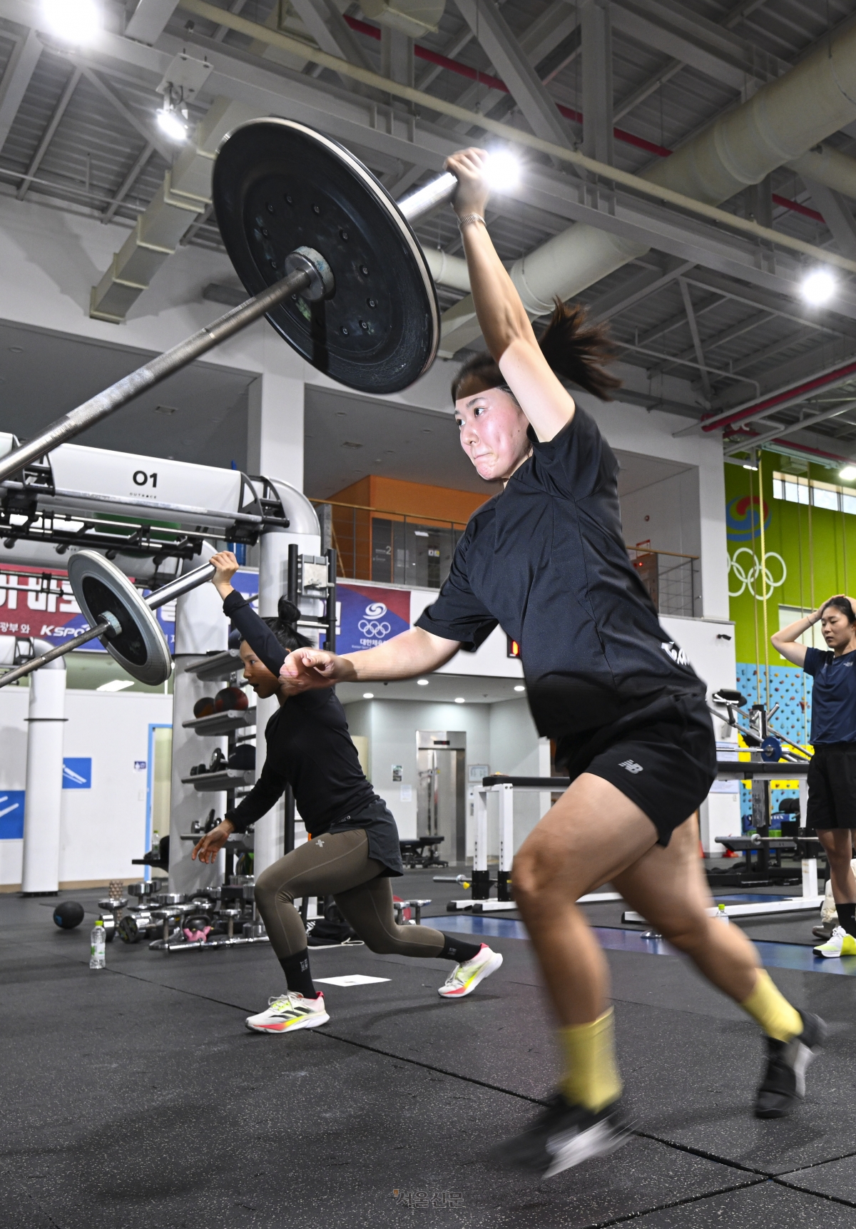 새해를 맞은 진천국가대표선수촌에서는 15개 종목 선수 400여명이 세계 최고를 꿈꾸며 오늘도 값진 땀을 흘리고 있다. 진천 이지훈 기자