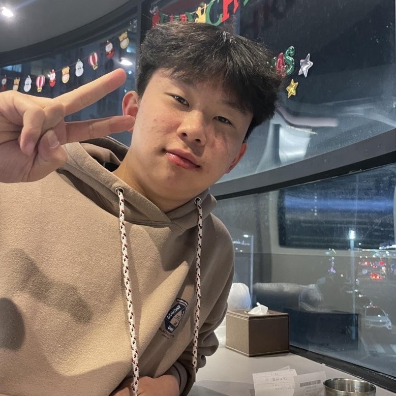 지난달 20일 뇌사 상태에서 심장, 폐장, 간장(간 분할), 신장(양측)을 기증해 6명에 새 삶을 주고 떠난 김동건(17)군의 생전 모습. 한국장기조직기증원 제공