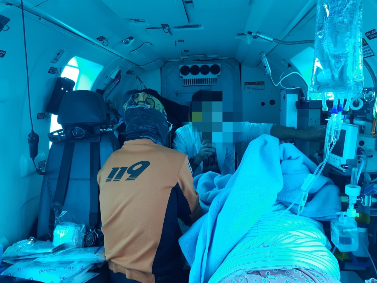 새해 첫날 산모를 도외로 이송하는 과정에서 산모가 딸을 출산했다. 제주도소방안전본부 제공