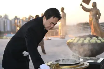 충혼탑 찾은 김태흠 충남지사 “도민과 함께 힘찬 도약”