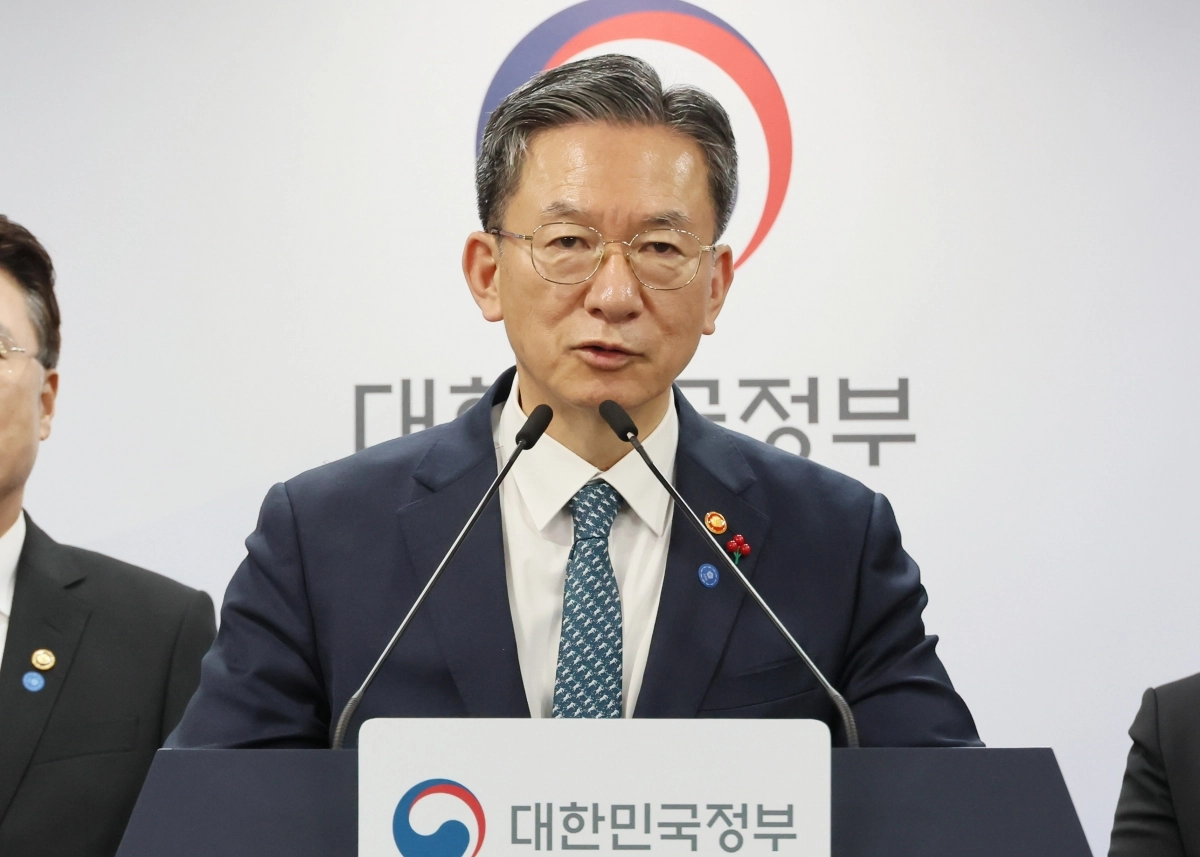 정성호 법무부 장관이 지난달 19일 정부서울청사에서 업무보고를 하고 있다. 연합뉴스