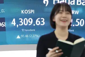 12만 전자·67만 닉스에 환호…새해 첫 거래일 코스피 사상 최고치