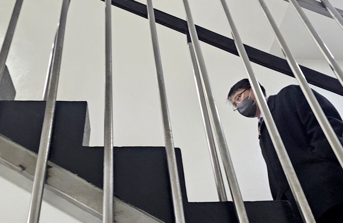 통일교 산하단체 천주평화연합(UPF)의 회장을 지냈던 송광석씨가 지난달 24일 서울 서대문구 경찰청에 출석하고 있다. 그는 지난달 31일 정치자금법 위반 혐의로 불구속 기소됐다. 연합뉴스