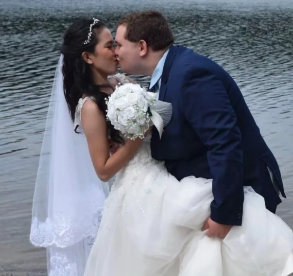 필리핀 출신 여성 린(24)은 한 온라인 데이팅 앱을 통해 알게 된 미국인 남성 브렛(25)과 결혼 후 위장결혼 의혹이 불거지자 이에 대해 해명했다. 더선 자료사진