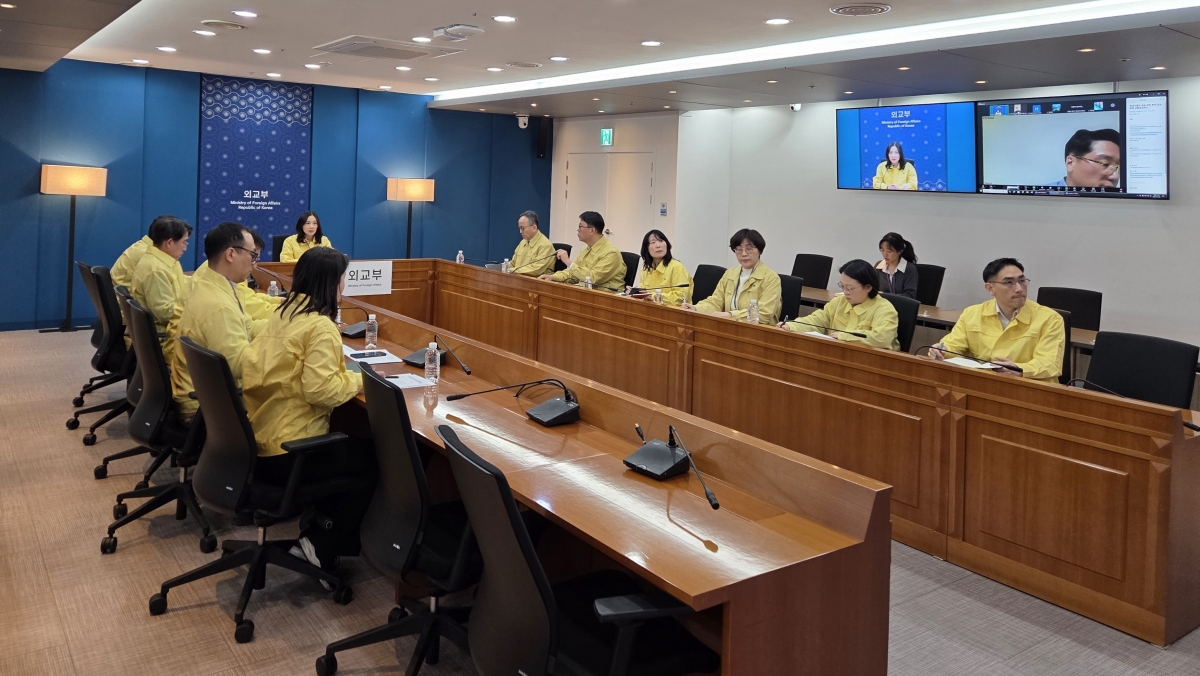 미국이 베네수엘라를 공습한 3일 김진아 외교부 2차관 주재로 현지 상황과 우리 국민에 대한 안전대책을 점검하기 위한 본부-공관 합동 상황점검회의가 열리고 있다. 2026.1.3 외교부 제공