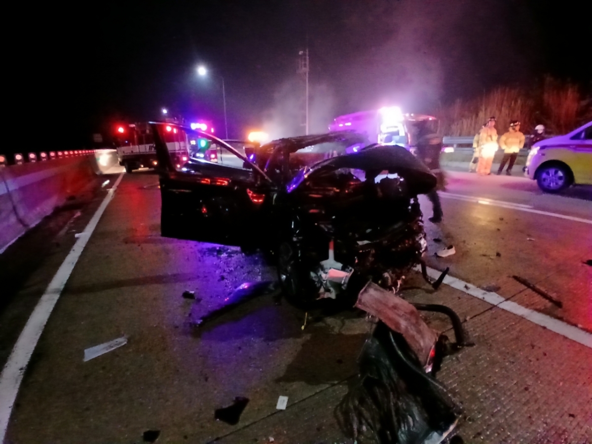 11명의 사상자가 발생한 서해안고속도로 사고 현장. 전북소방본부 제공