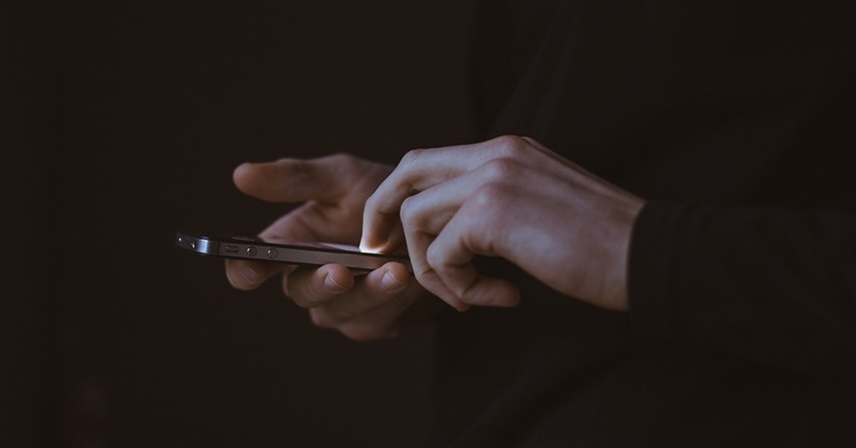 자신과의 불륜 사실을 폭로하겠다고 전 연인에게 협박 문자를 보내 돈을 뜯어낸 남성이 징역 10개월에 집행유예 2년을 선고받았다. 서울신문 DB