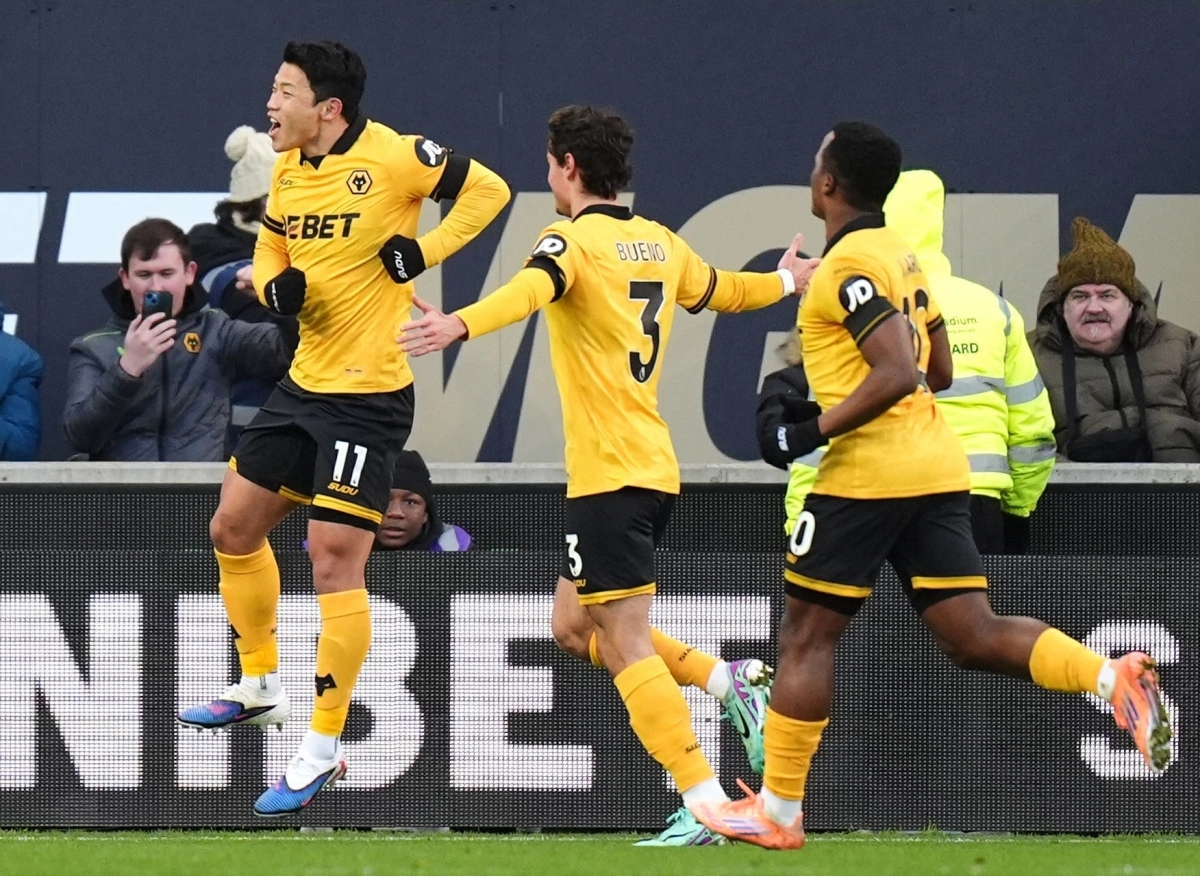 황희찬 1골 1도움 울버햄프턴, 20경기 만에 첫 승리