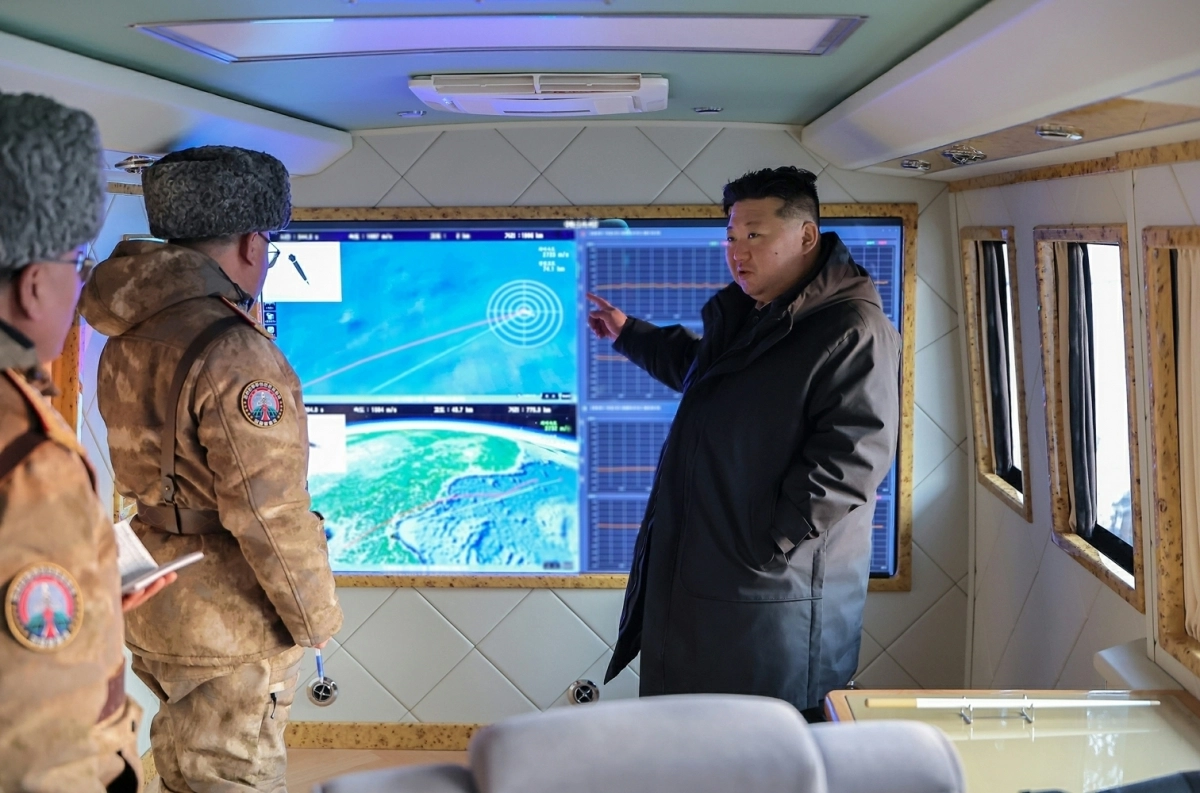 김정은 “최근 핵무력 실전화에서 중요한 성과들 이룩”