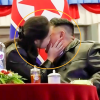 “손 꼭 잡고 뽀뽀까지”…北 김정은·주애 행보에 “섬뜩, 일반적 부녀관계 아냐” 주장