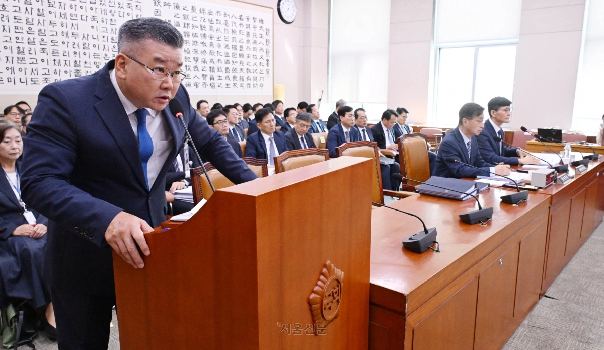 유병호 전 감사원 사무총장이 지난해 10월 16일 국회 법제사법위원회 국정감사에서 발언하고 있다. 안주영 전문기자