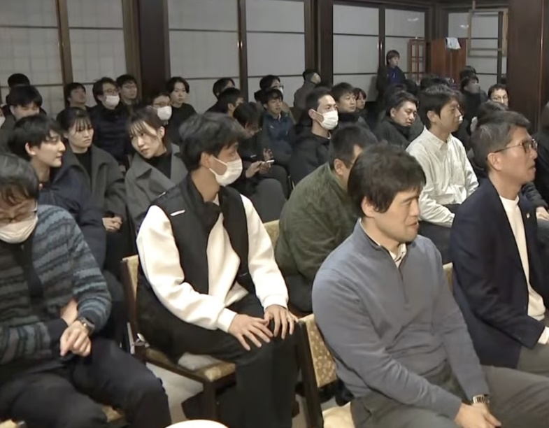 일본의 한 대표적 살충제 제조업체가 제품 개발 과정에서 실험에 사용돼 죽은 곤충들을 기리는 ‘곤충 추모제’를 열어 현지에서 화제가 되고 있다. ABCTV뉴스 캡처
