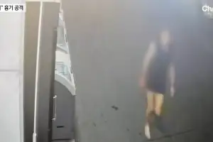 thumbnail - “러시아 남자와 누워있었다” 격분…흉기 공격에 속옷 차림 피신