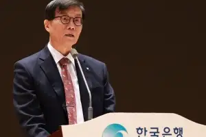 캐나다 연기금 환헤지 0% 실상은…진땀 뺀 이창용 한은 총재