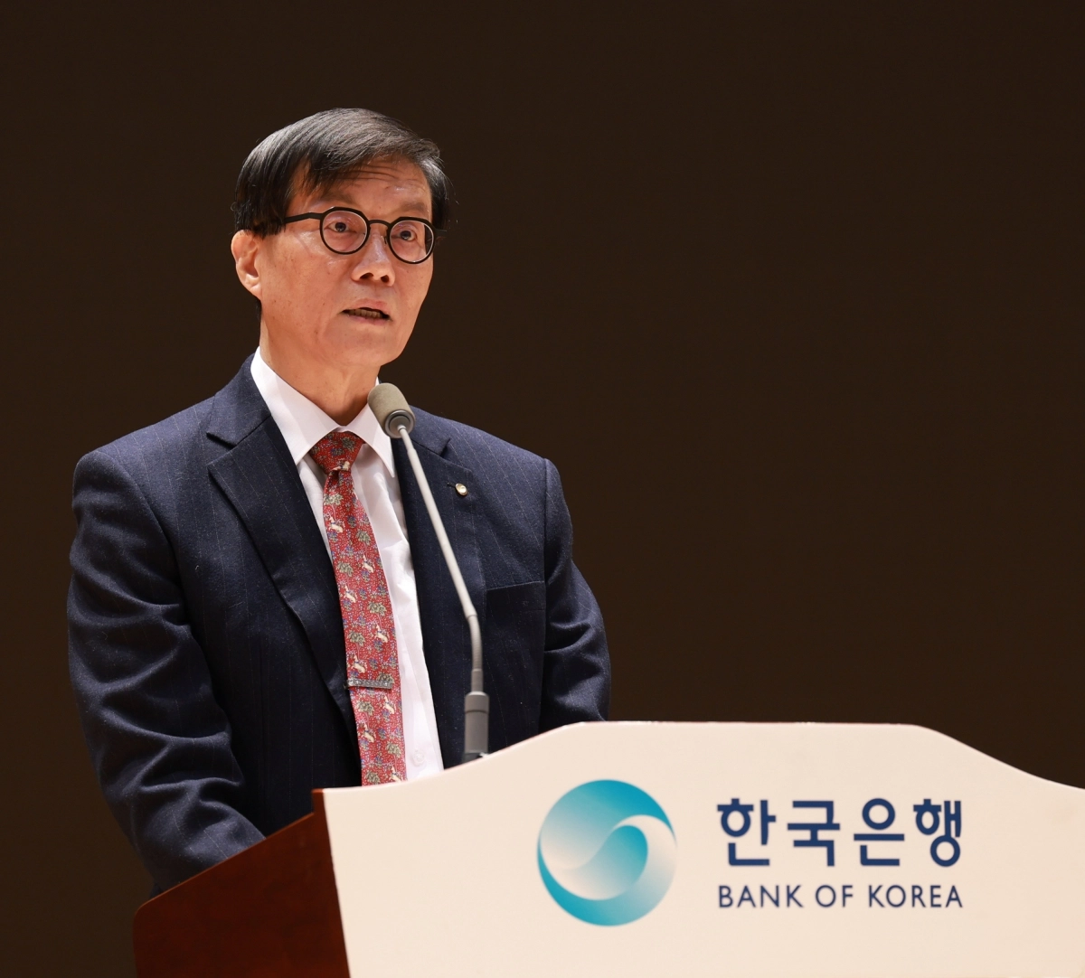 이창용 한국은행 총재가 2일 서울 중구 한국은행에서 열린 시무식에서 신년사를 발표하고 있다. 한국은행 제공