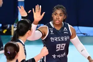 모마 33점 원맨쇼… 도로공사 ‘선두 수성’