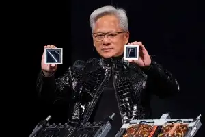 젠슨 황 “HBM4 독점 사용… 공급 부족 걱정 안 해”