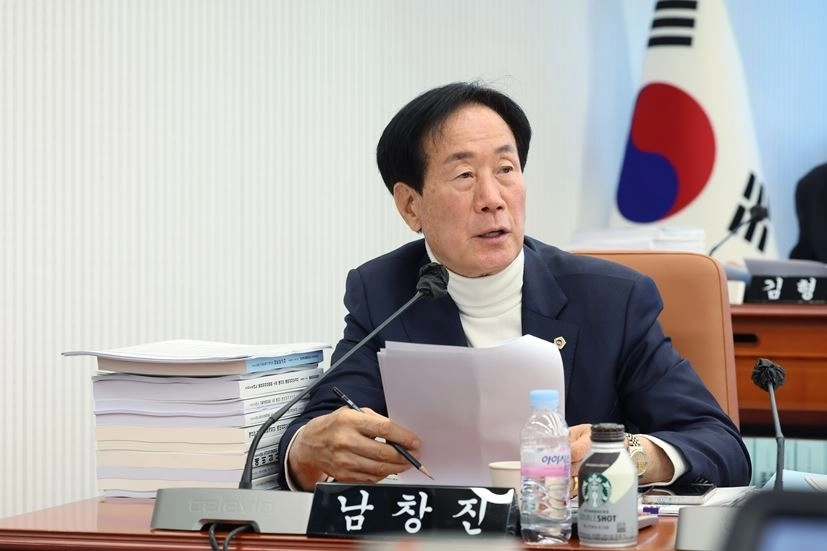 2026년 서울시 및 교육청 예산 예산결산특별위원회 심사에서 발언중인 남창진 의원