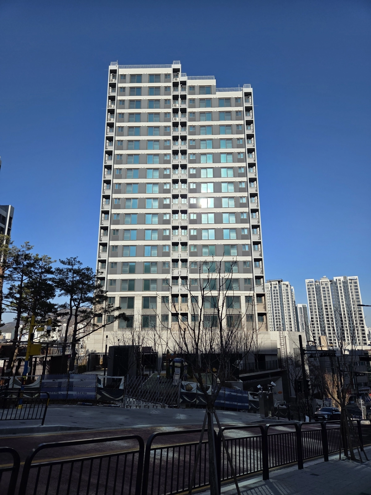 안양 냉천 행복주택 필름 부착 외관(GH 제공)