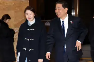 ‘강선우 1억 보관’ 보좌관, 보도 직후 폰 교체?…경찰 “강제 수사 가능성도”