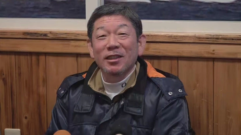 지난 5일 일본 최대 수산시장인 도요스 시장에서 열린 올해 첫 경매에서 243㎏짜리 대형 참다랑어가 5억 1030만엔(47억원)에 최고가로 낙찰됐다. 해당 참치를 잡은 아오모리현 오마항 제11 조호마루의 선장 이토 도요카즈(60). 아오모리TV 캡처