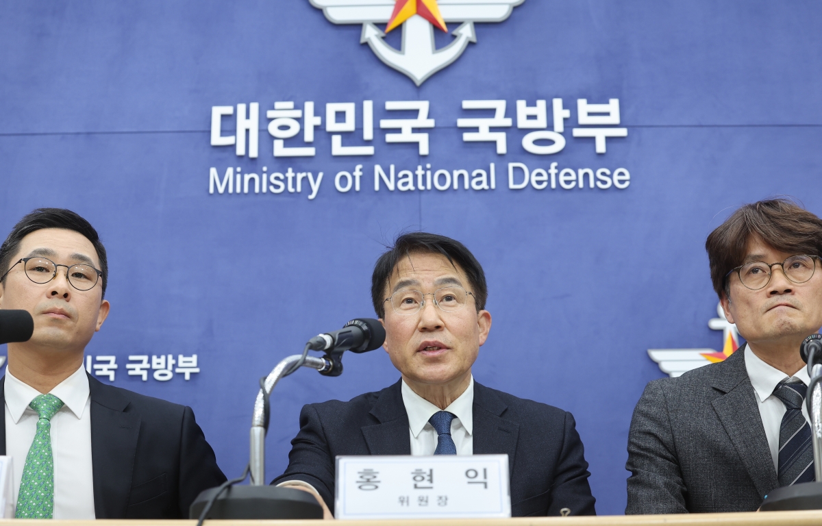 ‘민관군 합동 특별자문위원회 방첩·보안 재설계 분과위원회’의 홍현익 분과위원장이 8일 서울 용산 국방부 브리핑룸에서 방첩사 해체 방안 관련 발표를 하고 있다. 2025.1.8. 연합뉴스