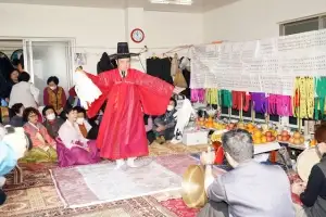 해녀 10명 중 6명은 70대 이상… 사라질 위기 ‘해녀굿’, 제주도가 지킨다