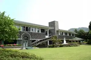 옛 대통령 별장 청남대 힐링 교육 명소로 뜬다
