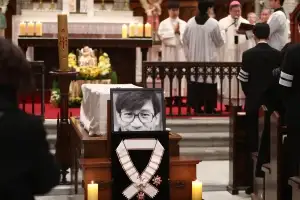 thumbnail - “안성기와 우리 모두에게 위로와 은총을”…정순택 대주교 장례미사 집전