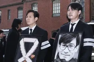 “세상에 필요한 건, 착한 사람이라는 것을 잊지 말아라” 아버지 안성기가 다섯 살 아들에게 남긴 편지