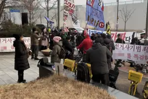 thumbnail - 판교서 휘날리는 ‘부정선거’ 깃발에 골머리 앓는 IT 기업