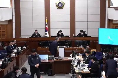 尹 결심 연기에 與 “사형 구형 기다린 국민 우롱…재판부 굴복”
