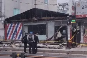 강풍에 간판 떨어져…깔린 20대 행인 사망