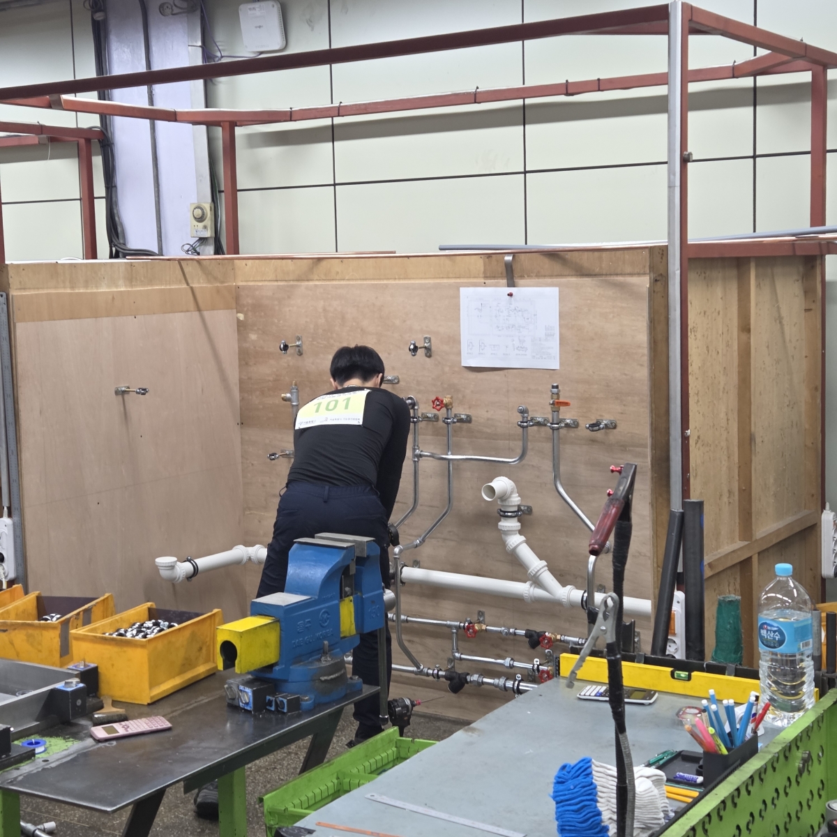 지난해 서울시 기능경기대회에 참가한 배관 직종 선수의 모습.  서울시 제공